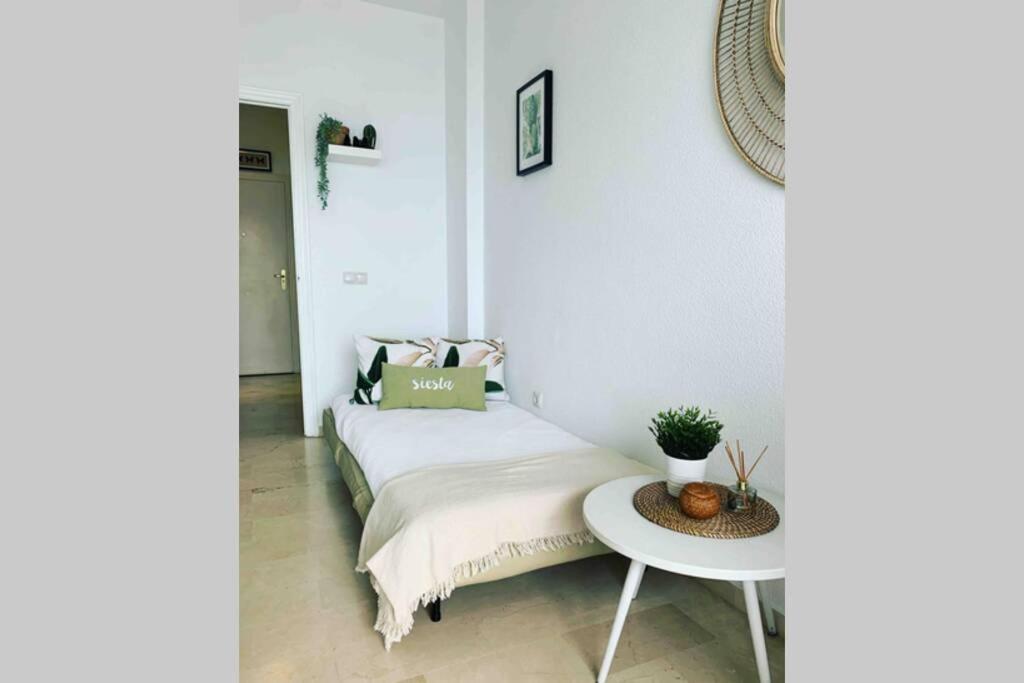 Amazing Frontline Sea Views Studio Apartment Castillo Del Vigia Torremolinos Exterior foto